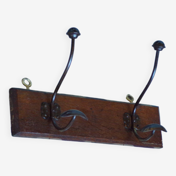 Coat rack with 2 hooks