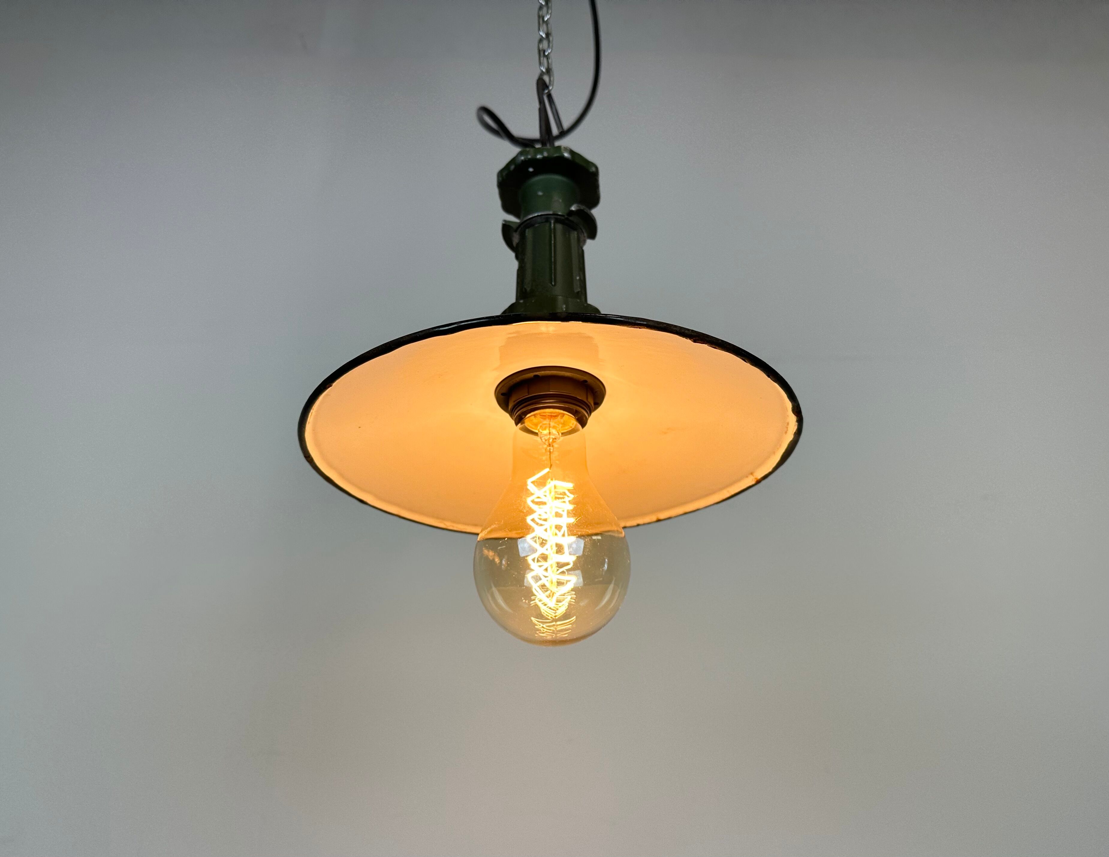 Industrial Green Enamel Pendant Lamp with Cast Aluminium Top, 1960