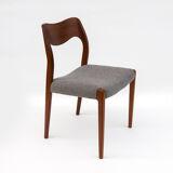 Lot de 8 chaises modèle 71 Arne Hovmand Olsen pour Niels Moller années 60/70
