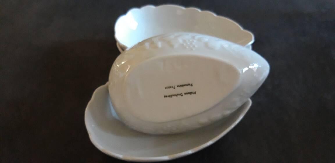 set of 4 white avocado bowls by Philippe Deshoulières