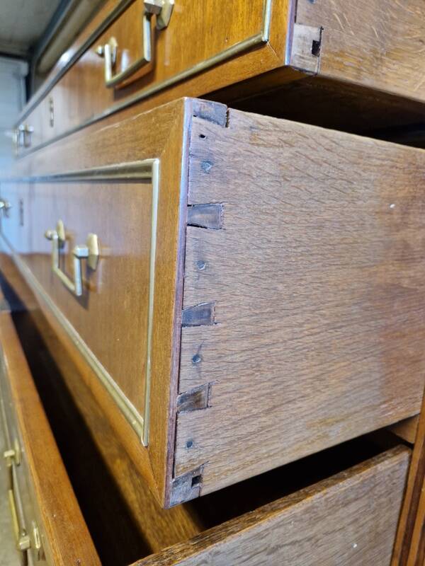 Mahogany commode with mahogany veneer from the Louis XVI period - late 18th century.