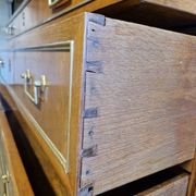 Commode en acajou et placage d'acajou époque Louis XVI, fin du 18ème s.
