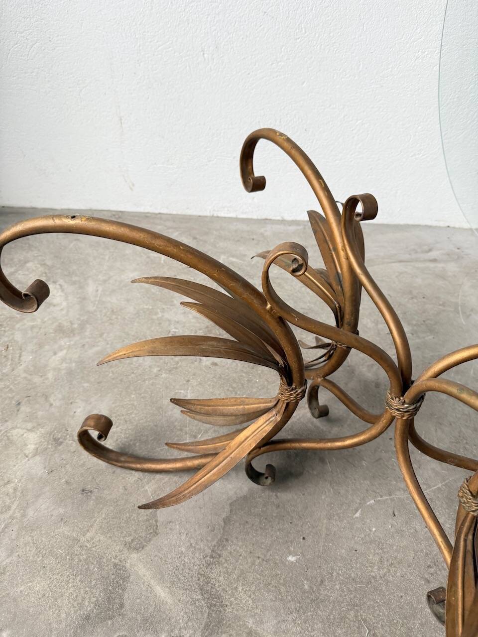 "ear" style coffee table