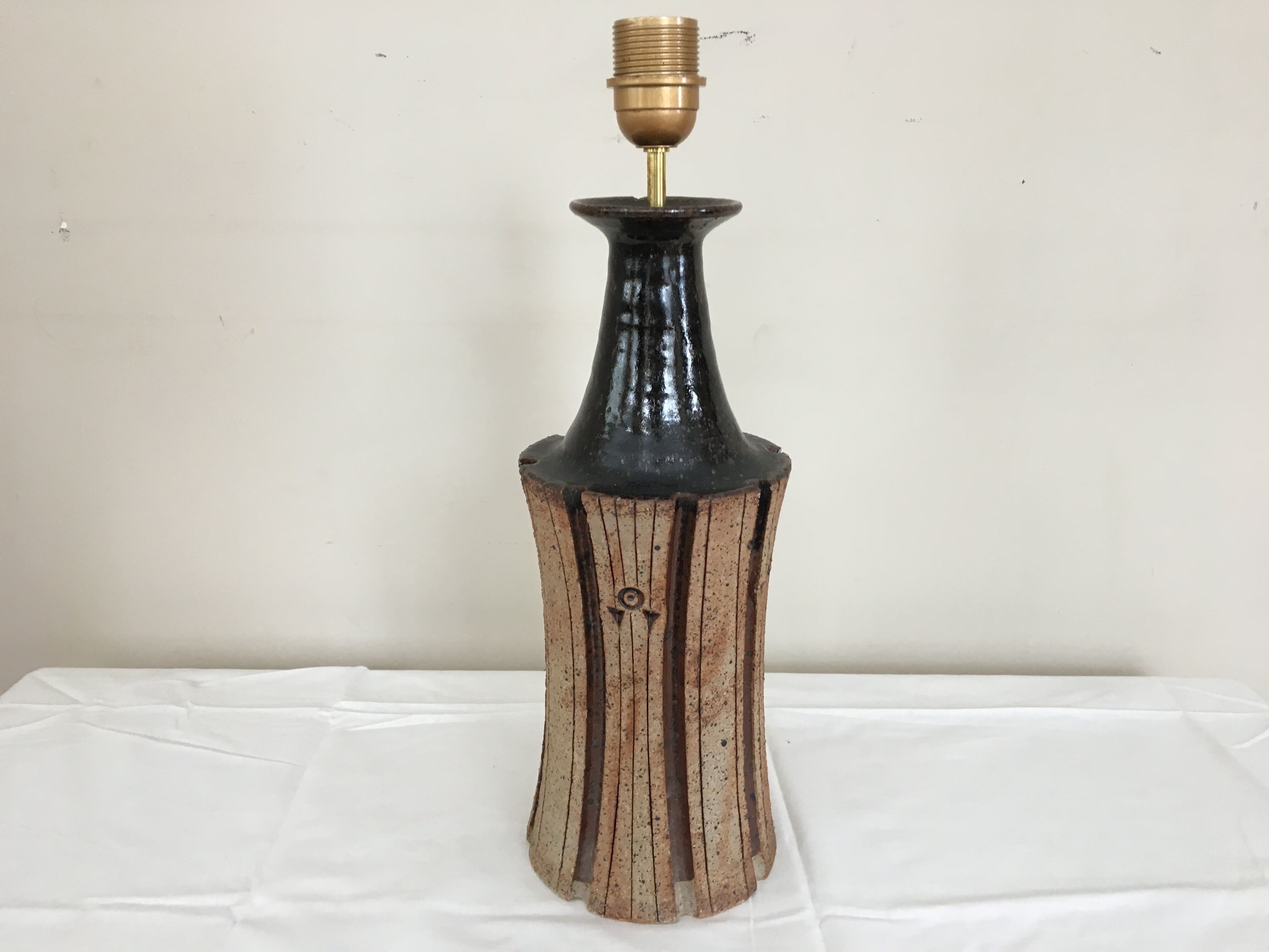 Sandstone table lamp