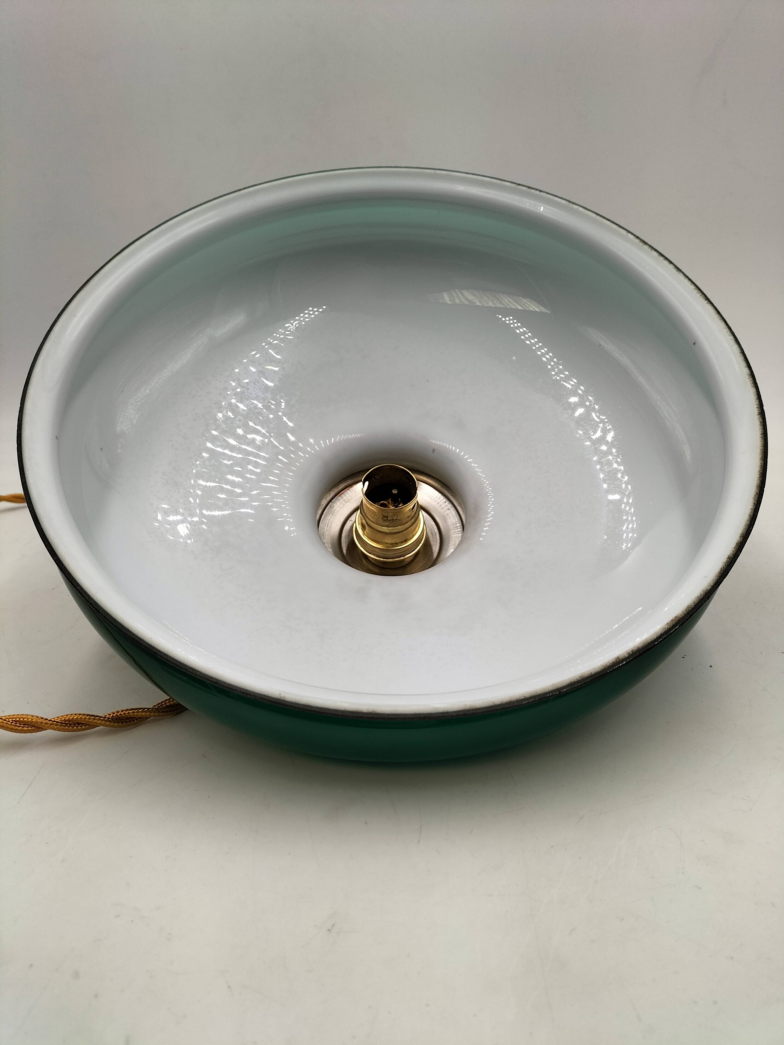 Green opaline suspension