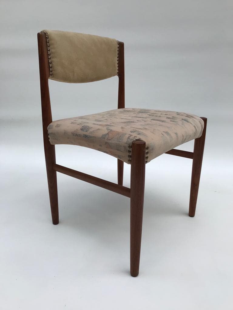 Set of 6 chairs manufactured by Glostrup Mobelfabrik in Denmark in the 1960s