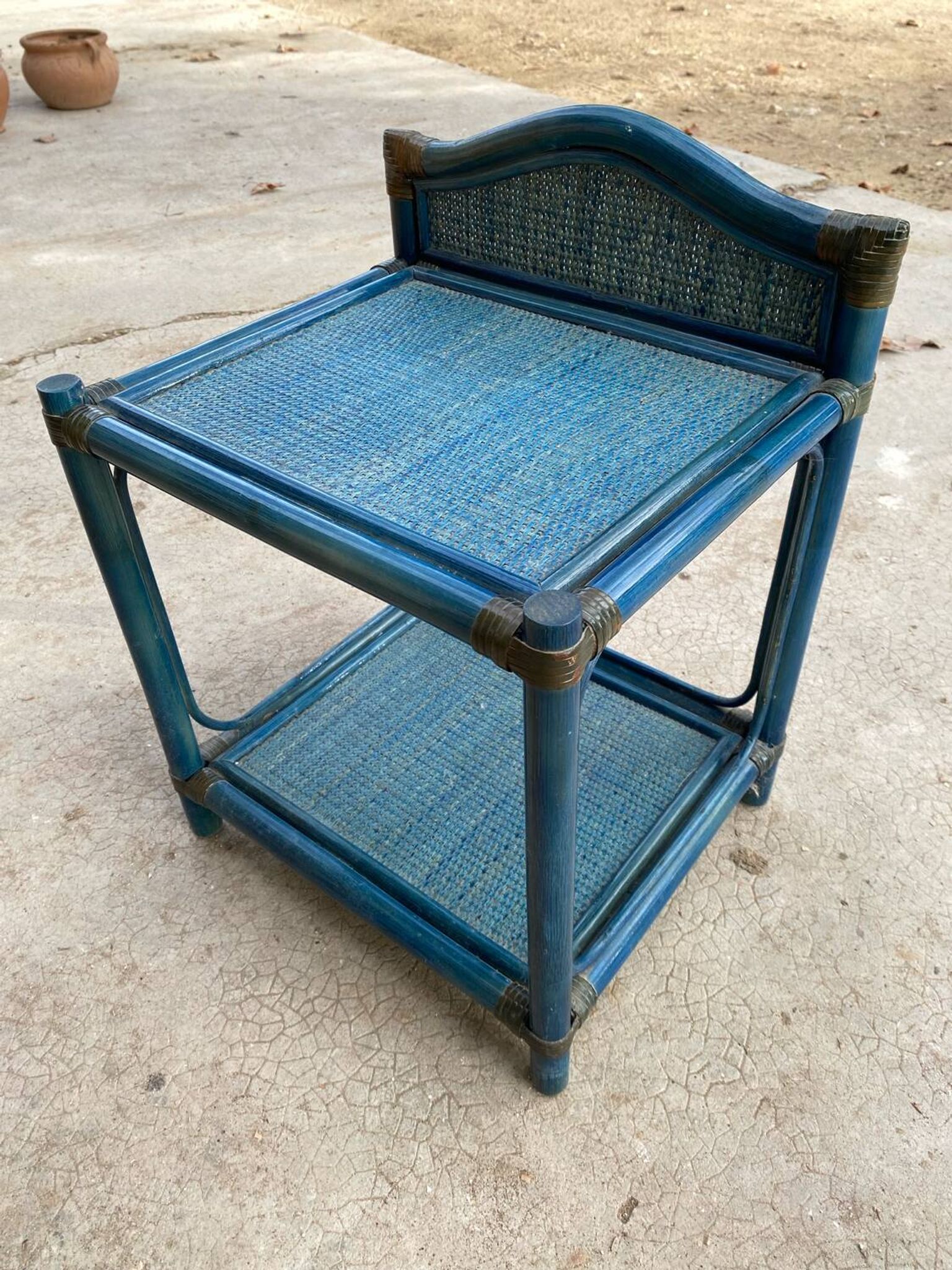 Table de chevet en rotin vintage