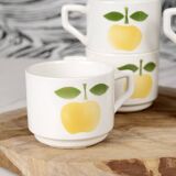 6 small coffee cups, apple decoration