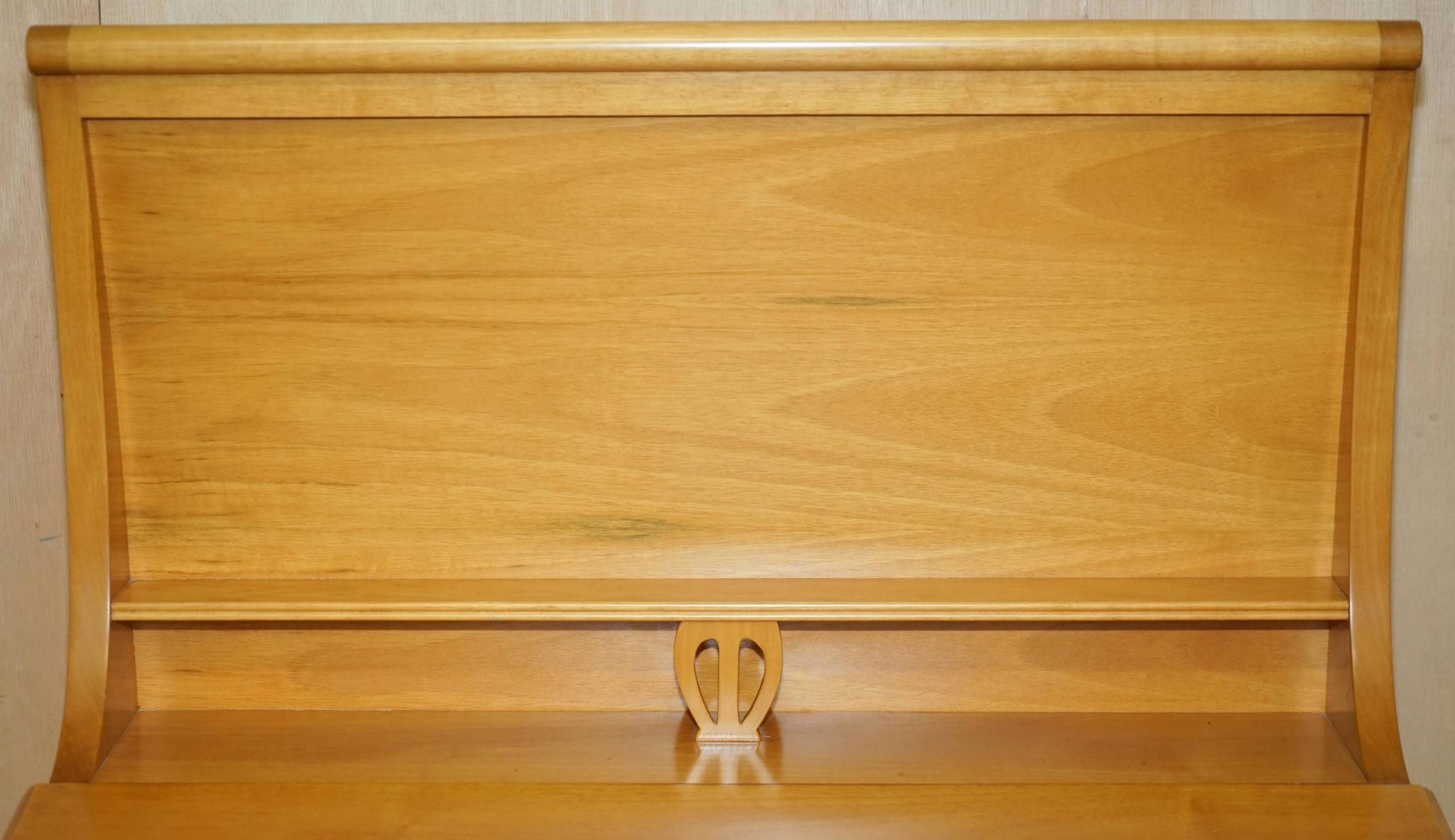 Art Nouveau desk attributed to Carlo Zen 1902 in mottled maple.