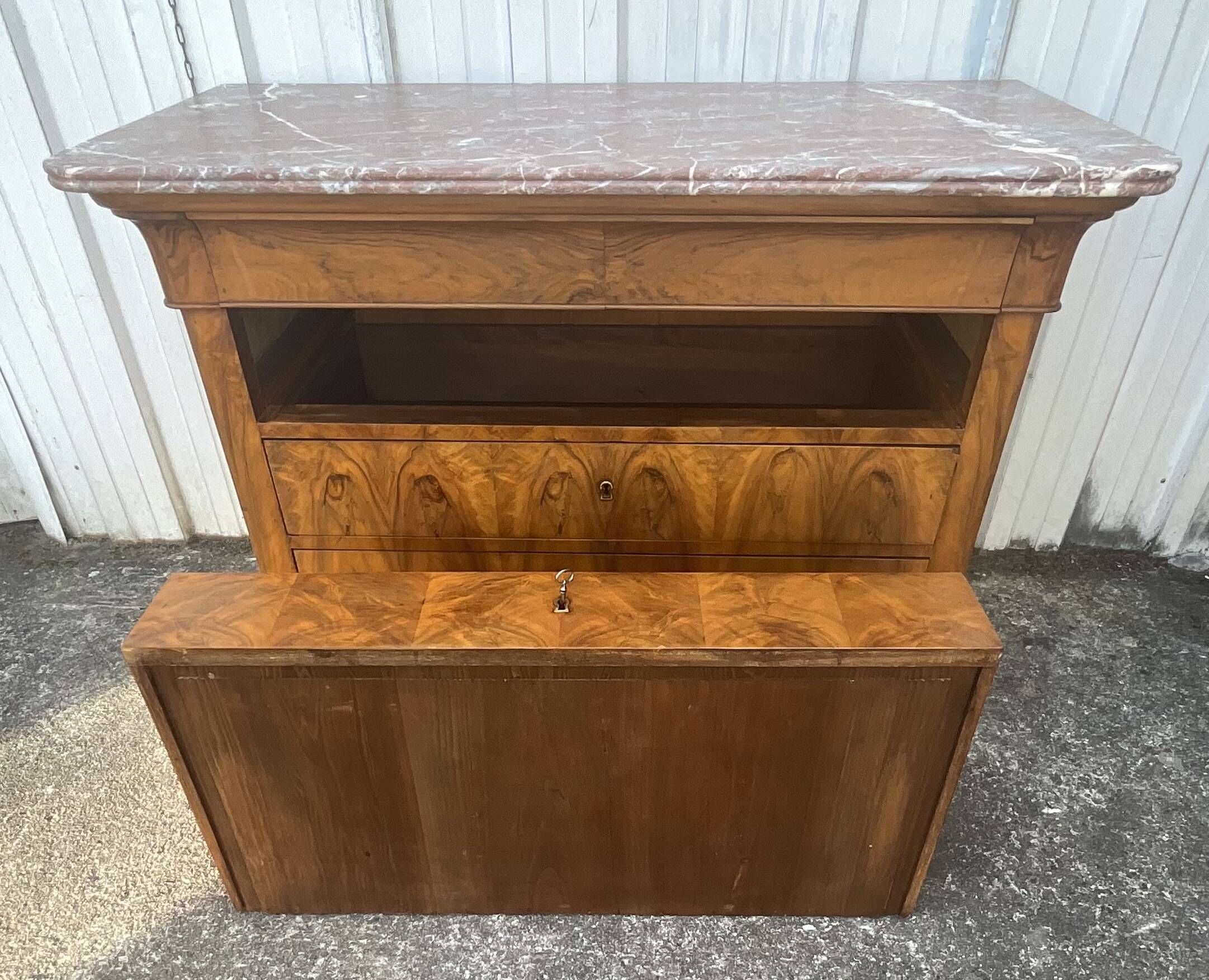 Louis-Philippe commode in walnut burl with pink marble – 19th century