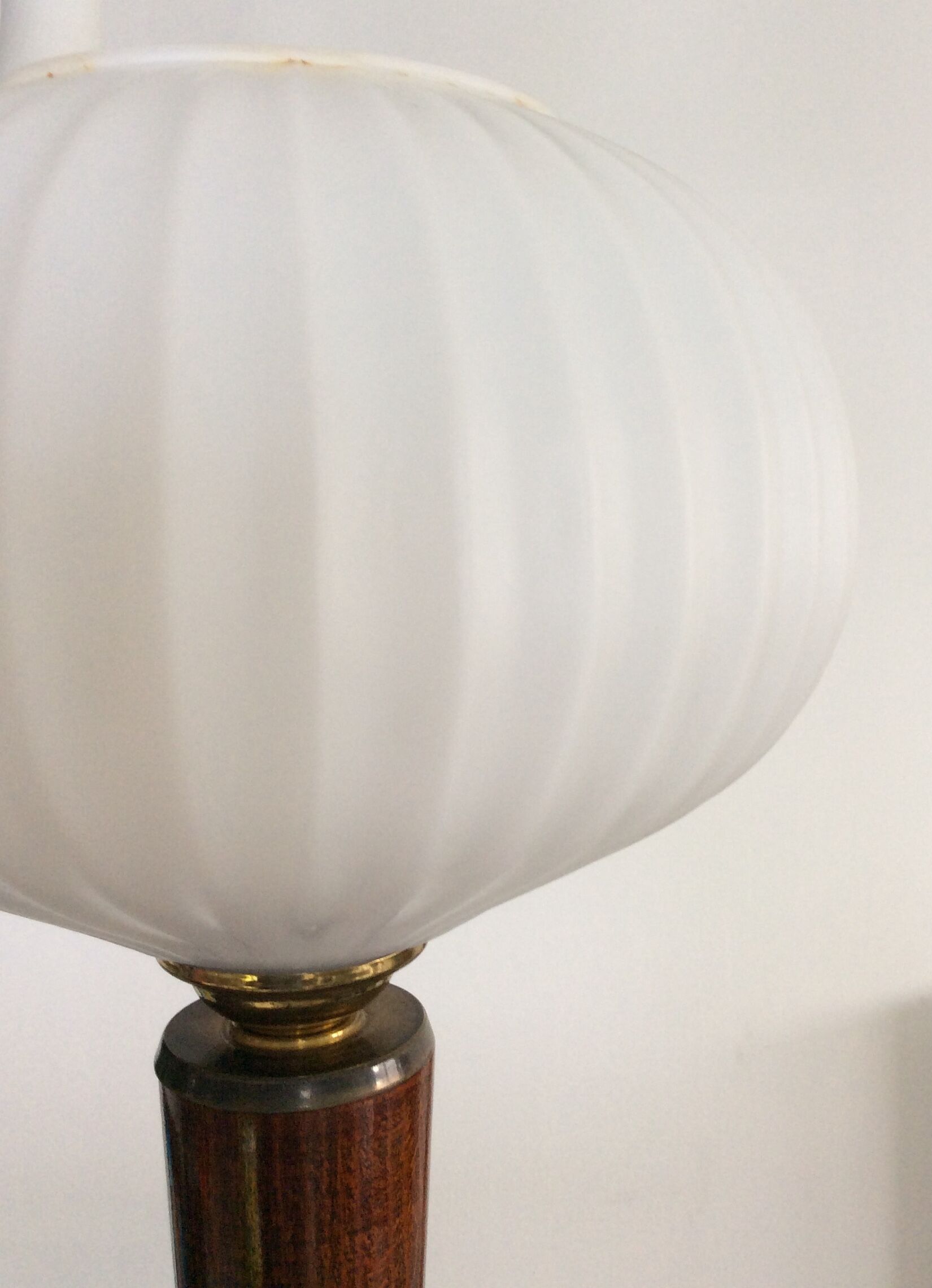 Mazda lamp of the 50s in wood and Opaline