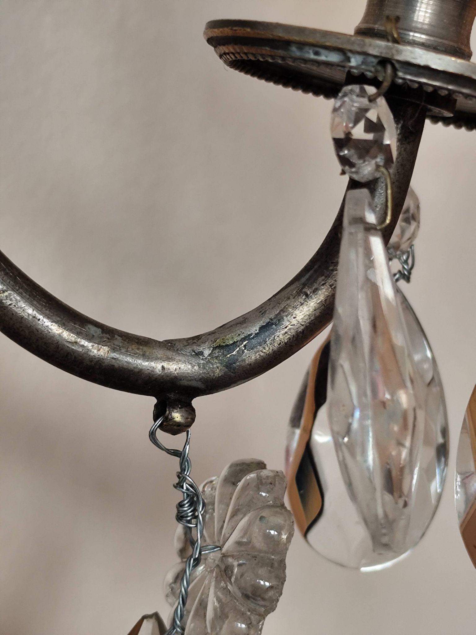 Wall light in tinned brass and crystal pendants - rococo light 2 lights