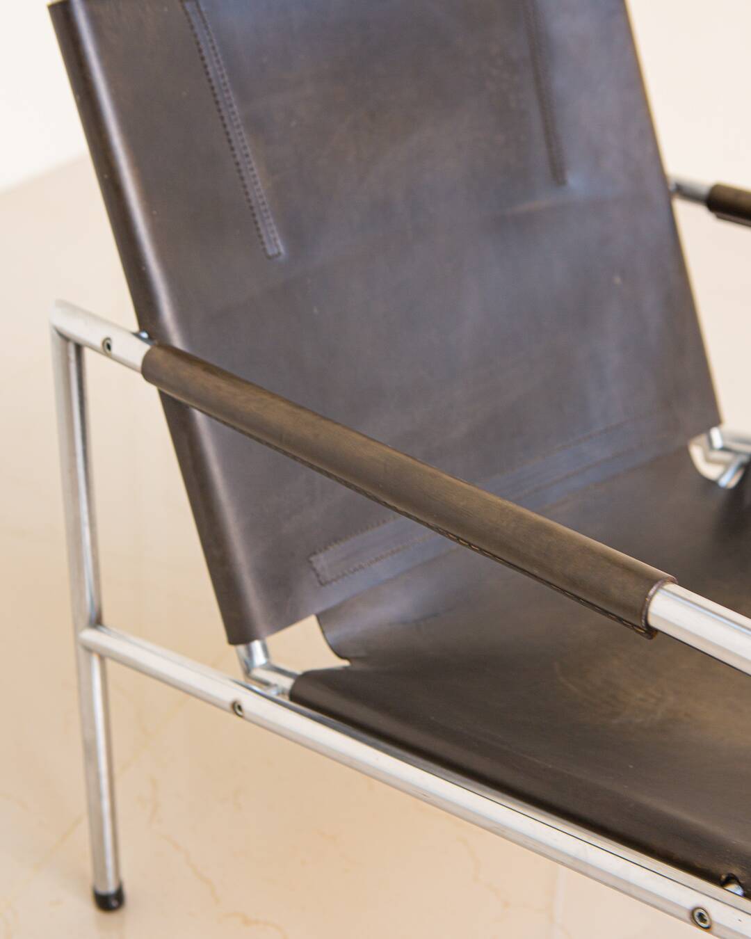 "SZ02" armchair in black/emerald leather by Martin Visser for Spectrum 60's