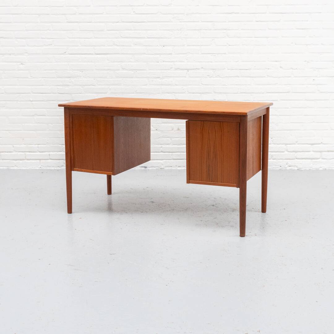 Bureau danois en teck des années 1960