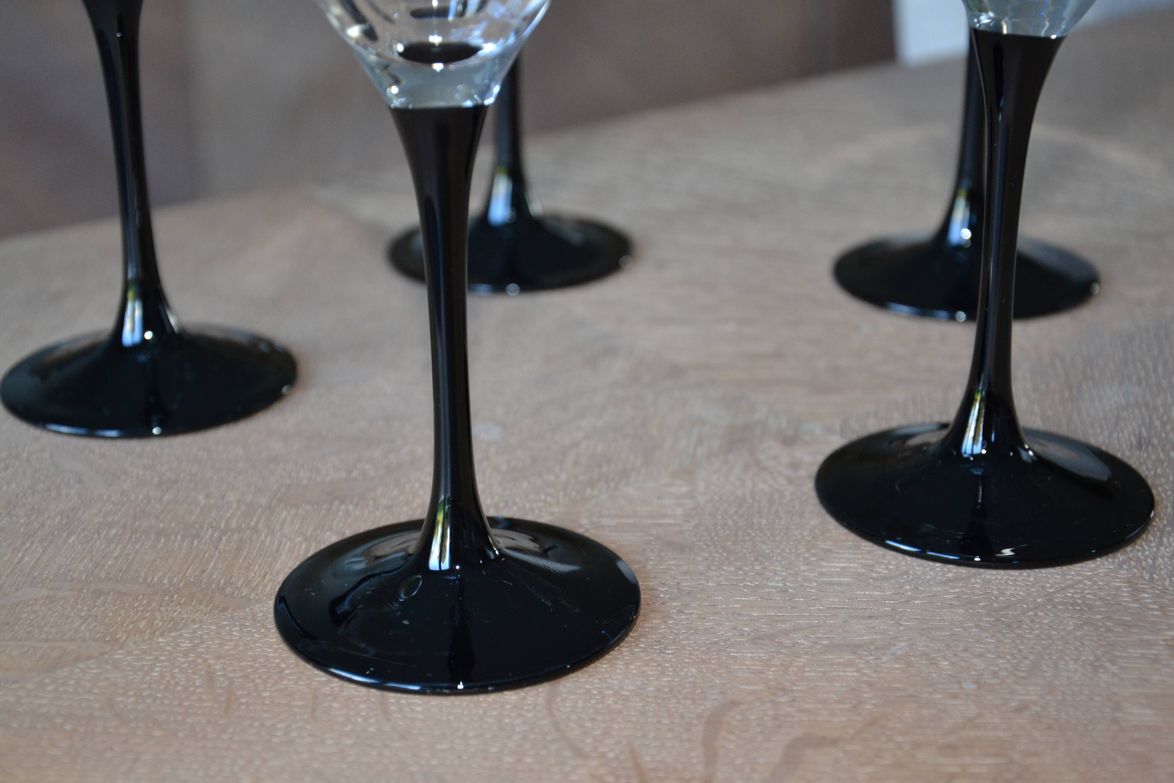 5 Black Stemmed Cocktail Glasses