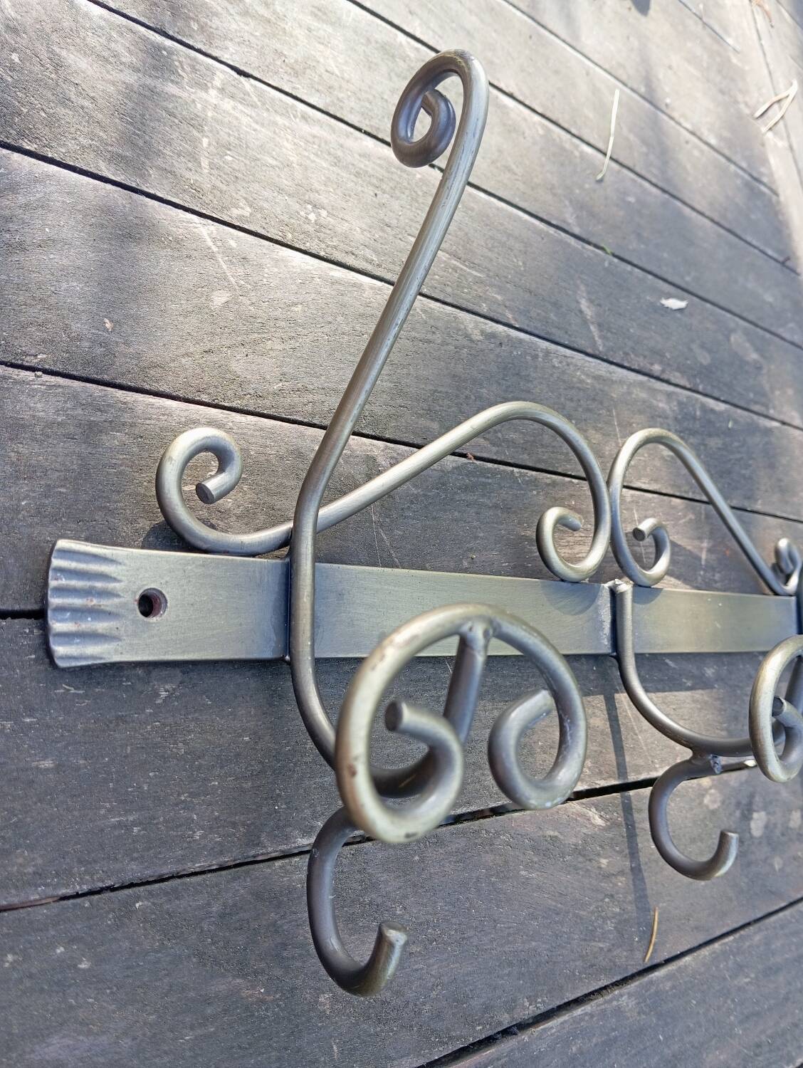 Wall-mounted coat rack with 3 hooks, brushed brass