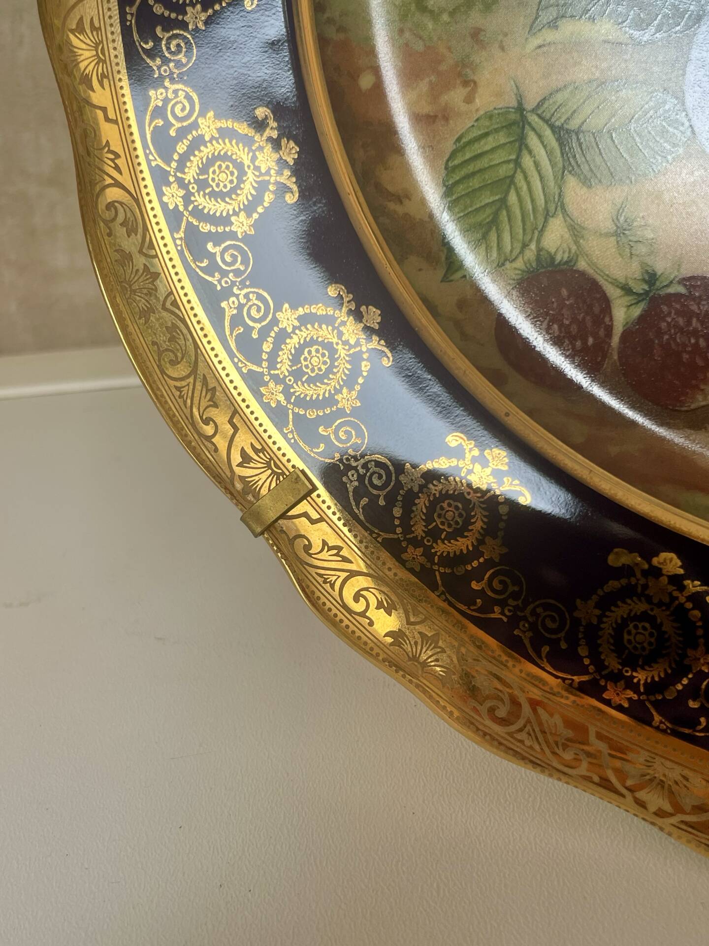 Decorative plate collection limoges. prestige de limoges - france