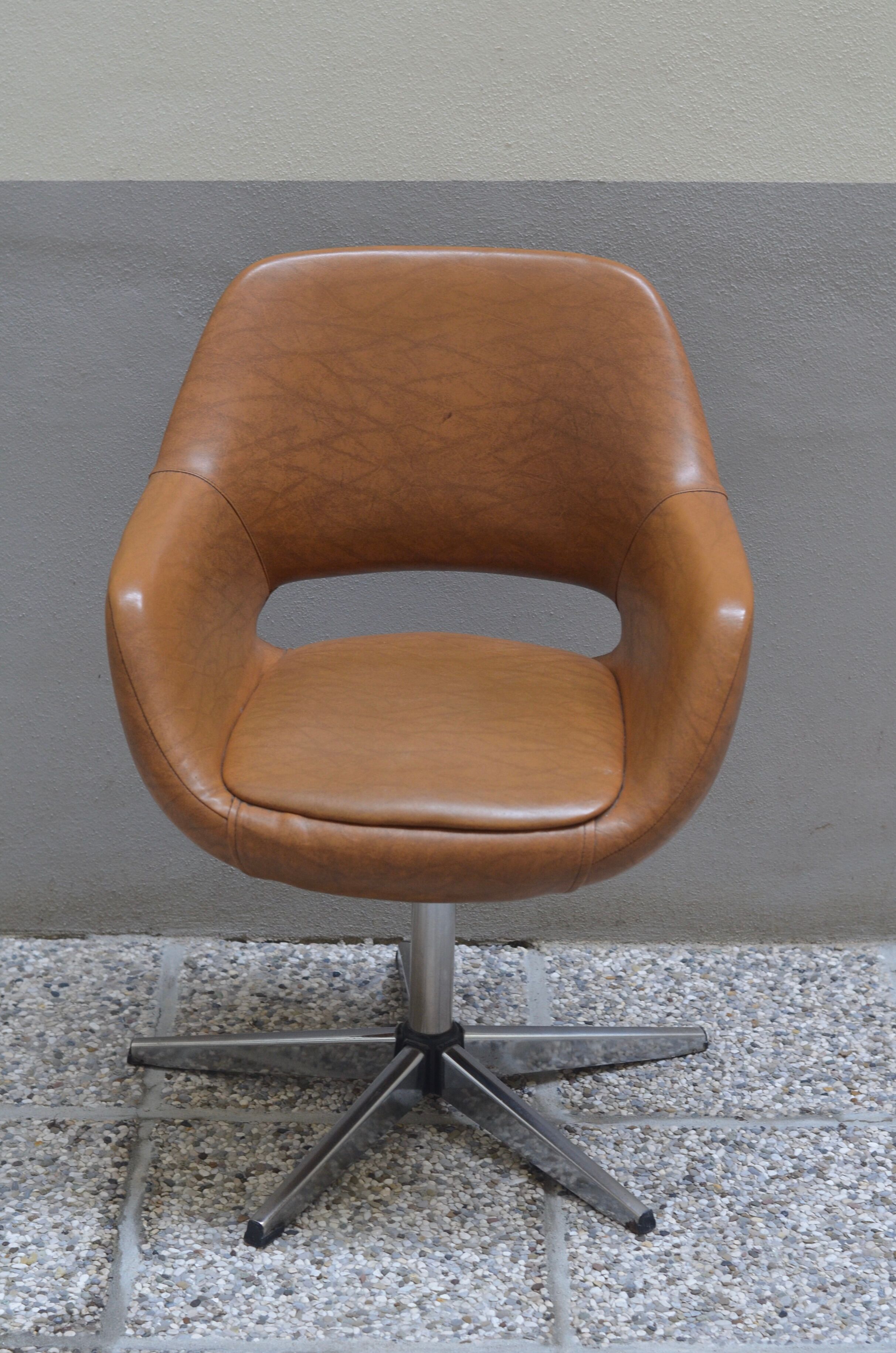 Swiveling Armrest Chair, by Niko Kralj 1970s