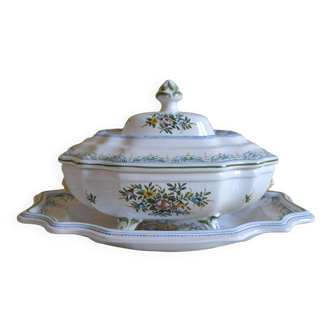 Tureen or vegetable dish in earthenware by Lallier in Moustiers