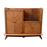 Buffet asymmetrical compass feet