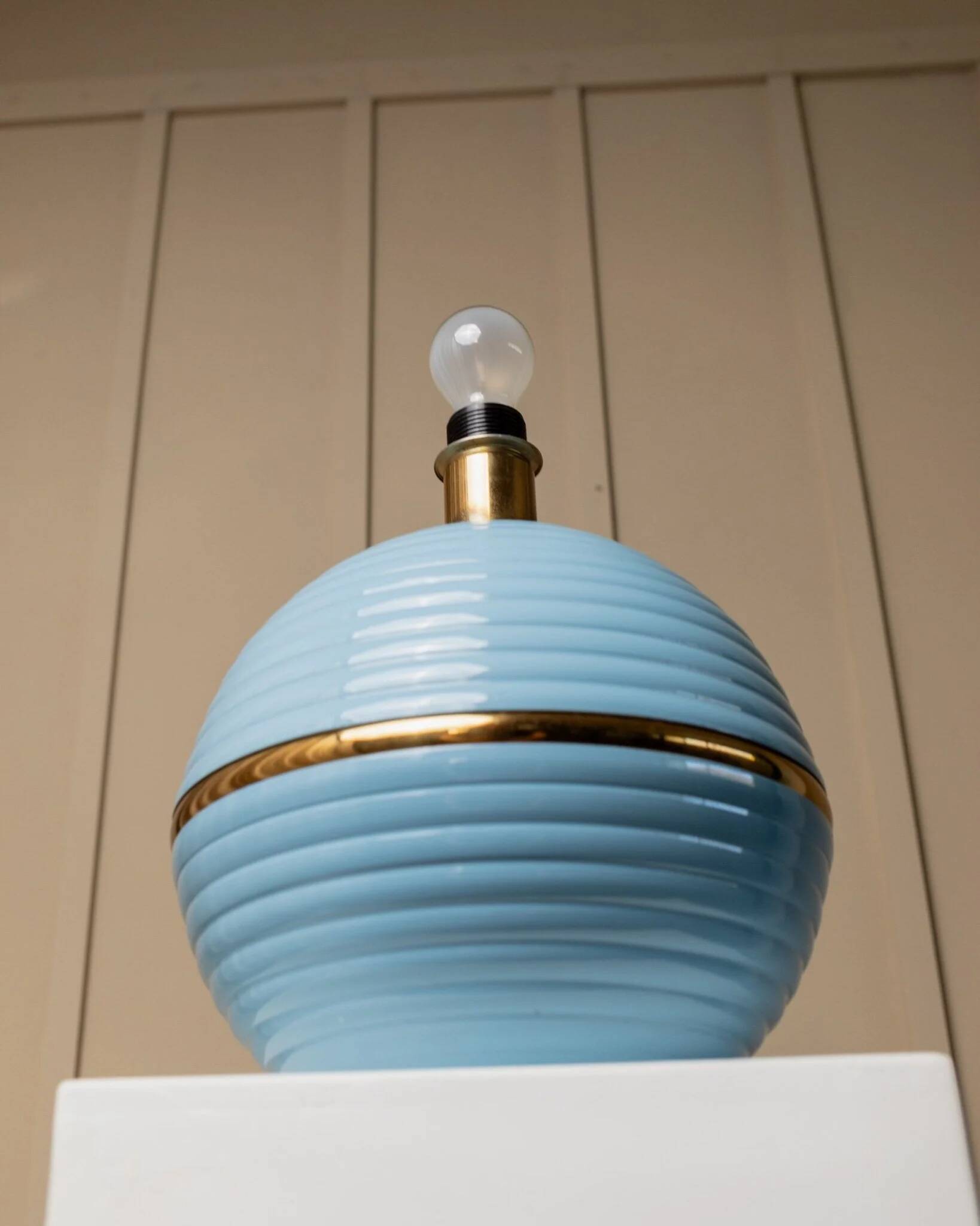 XXL light blue ceramic table lamp with gold band, Italy 1980s, Hollywood Regency
