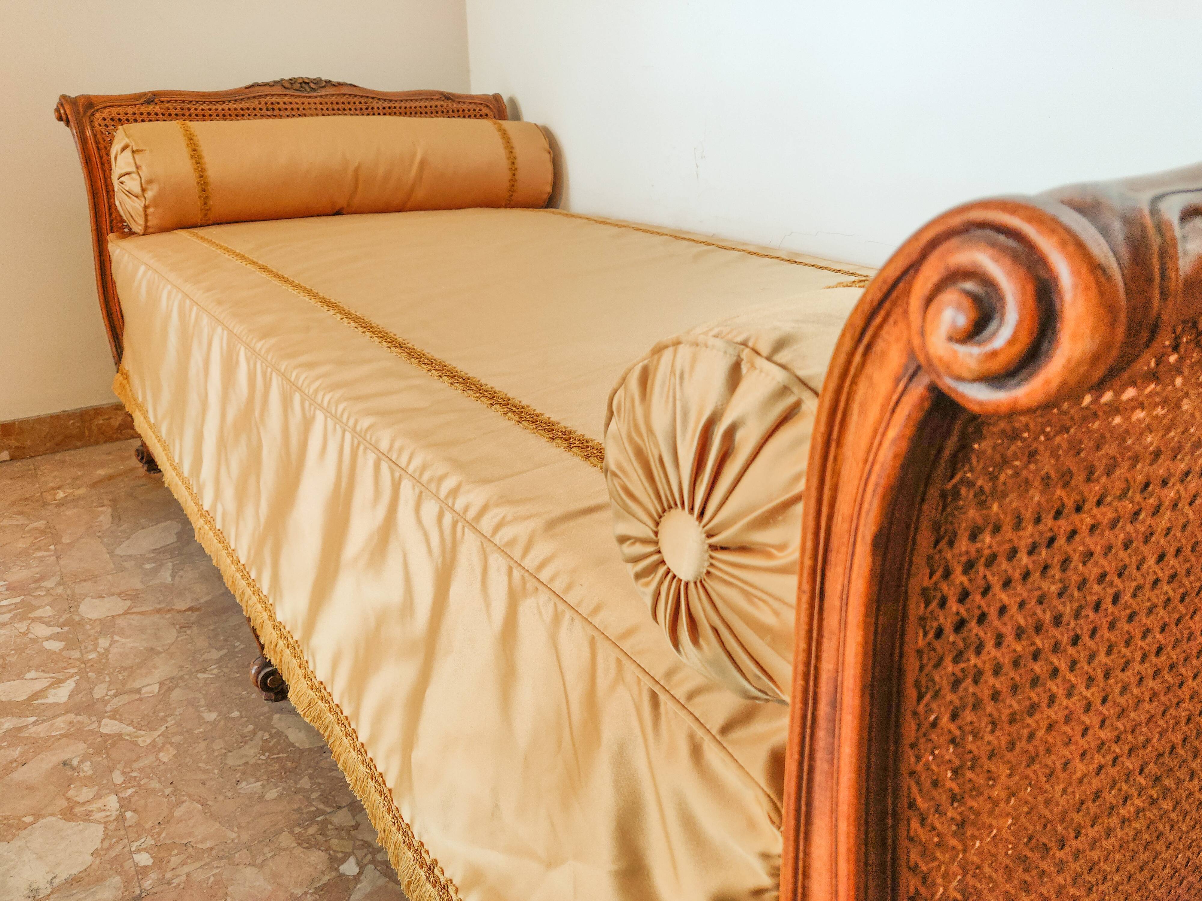 Louis XV bed in cannage