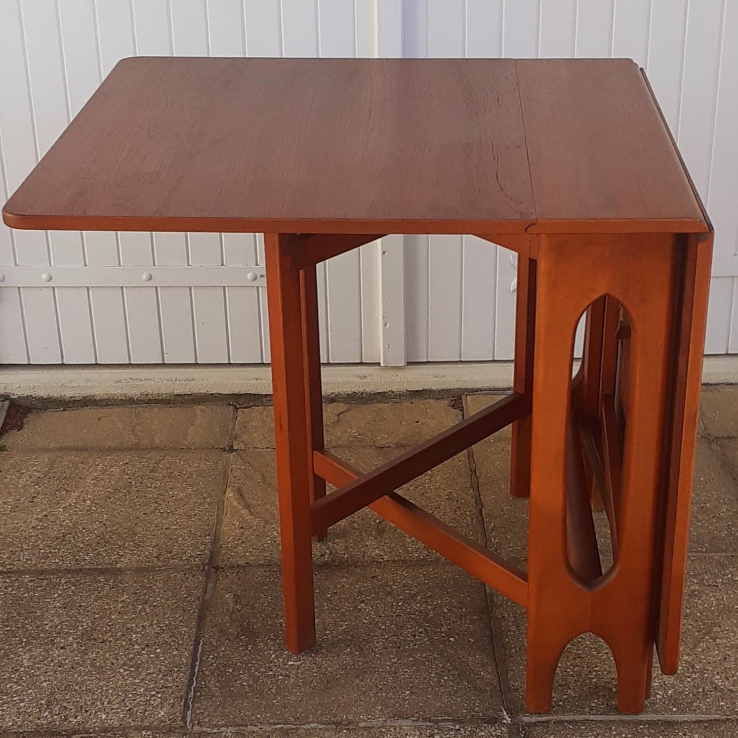 Bendt Winge's table for Kleppes M-belfabrikk