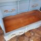 Commode en bois massif repeint bleu lagune style Louis XV à 2 tiroirs