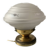 Ancienne lampe de table en laiton et opaline gravée