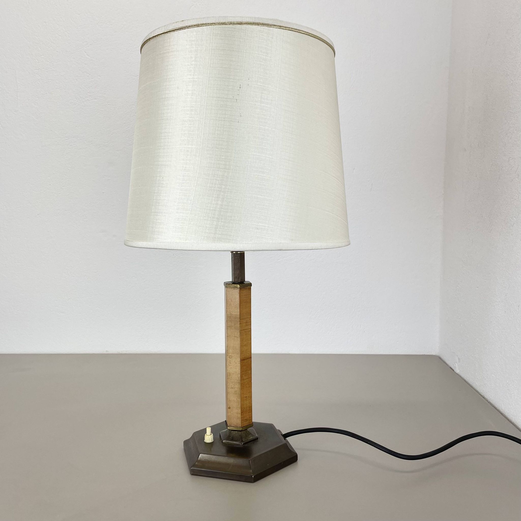lampe de table Art déco unique en laiton et bois, Allemagne années 1930