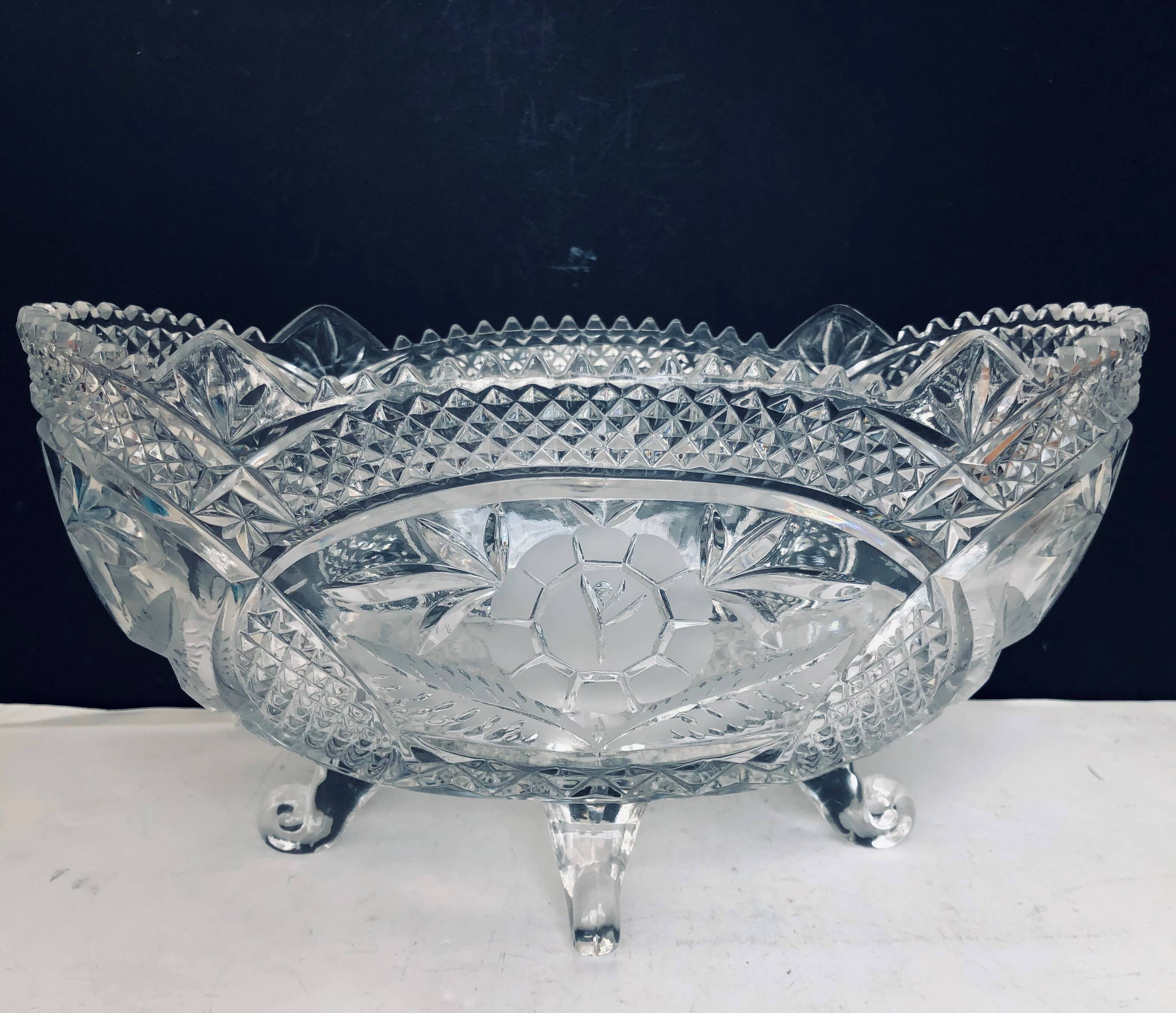 Large cut in cut crystal