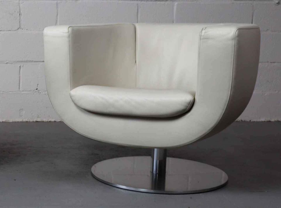 Fauteuils en cuir B&B Italia « Tulip » conçus par Jeffrey Bernett en 2000