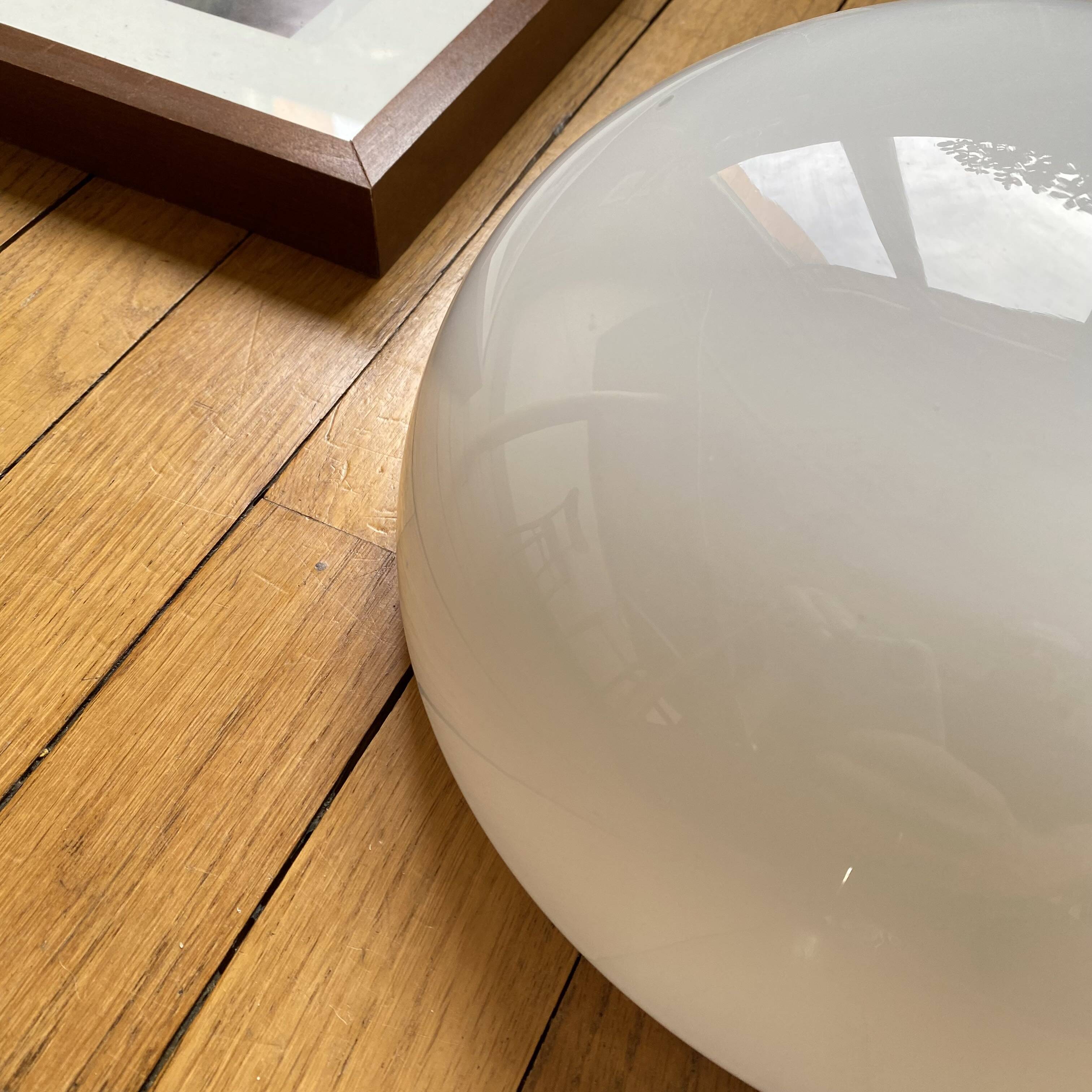 Large wall-mounted ceiling light, half-spherical, 30 cm, white opal glass.