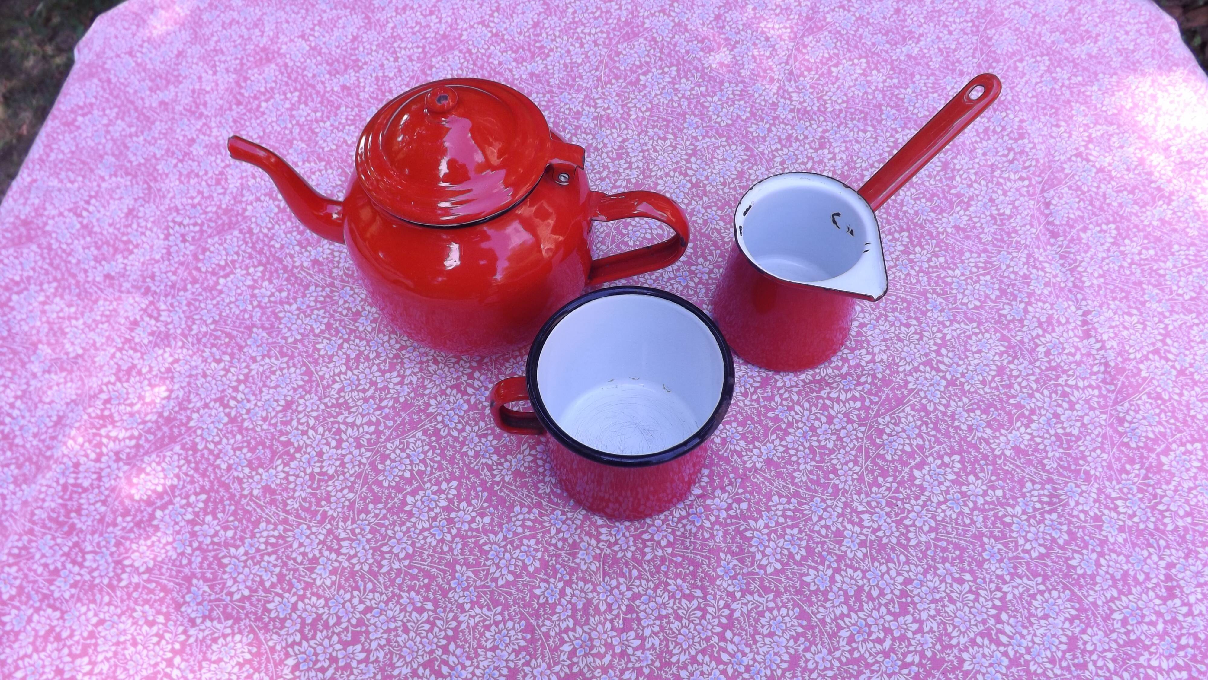 Lot 3 items enamelled tole