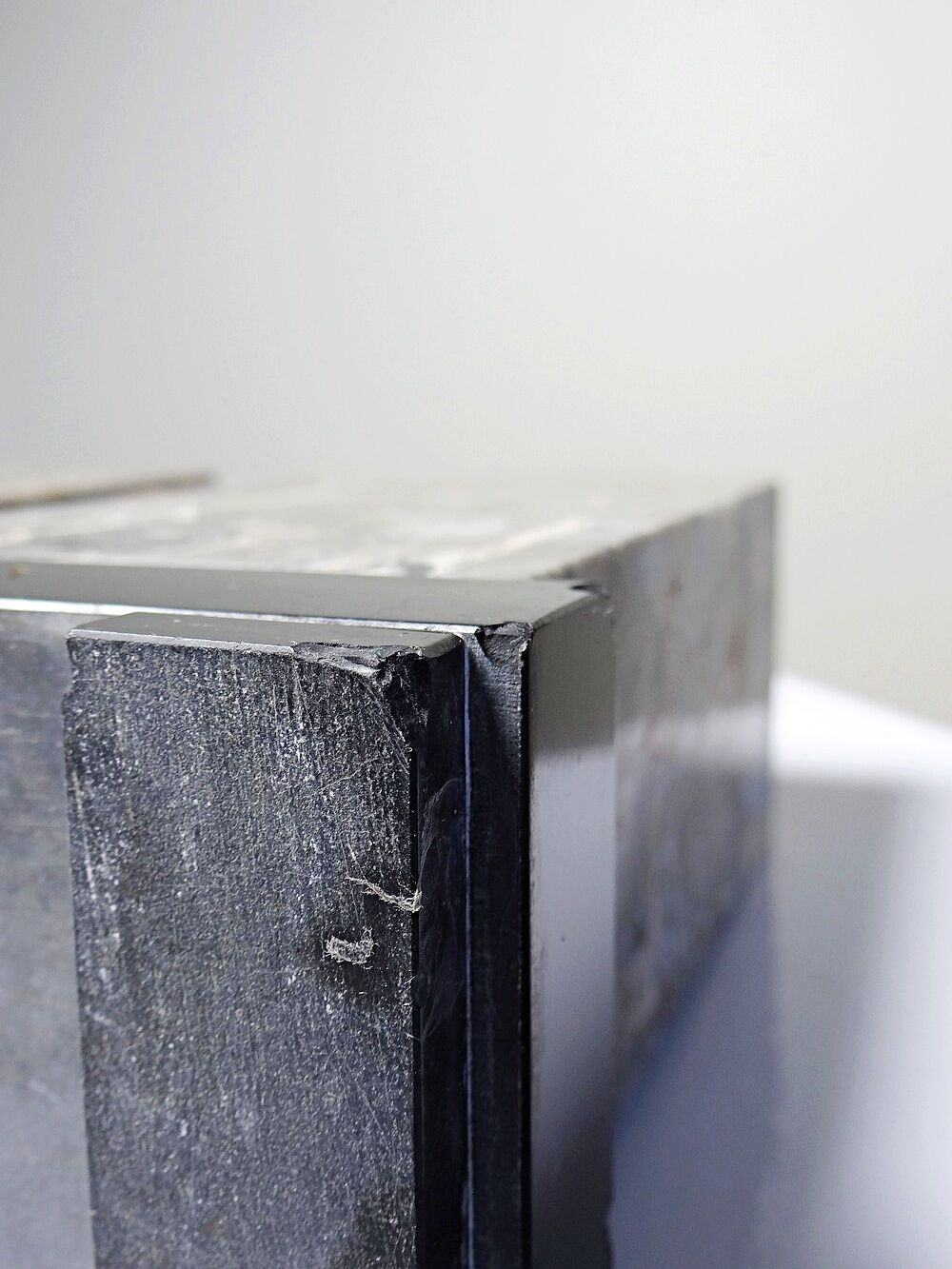 Pair of bookends, Art Deco fireplace decoration in antique marble from the 1920s-1930s.