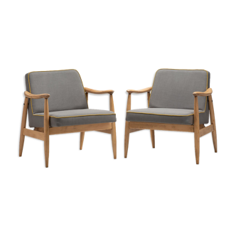 Paire de fauteuils de type 300-203 GFM-87