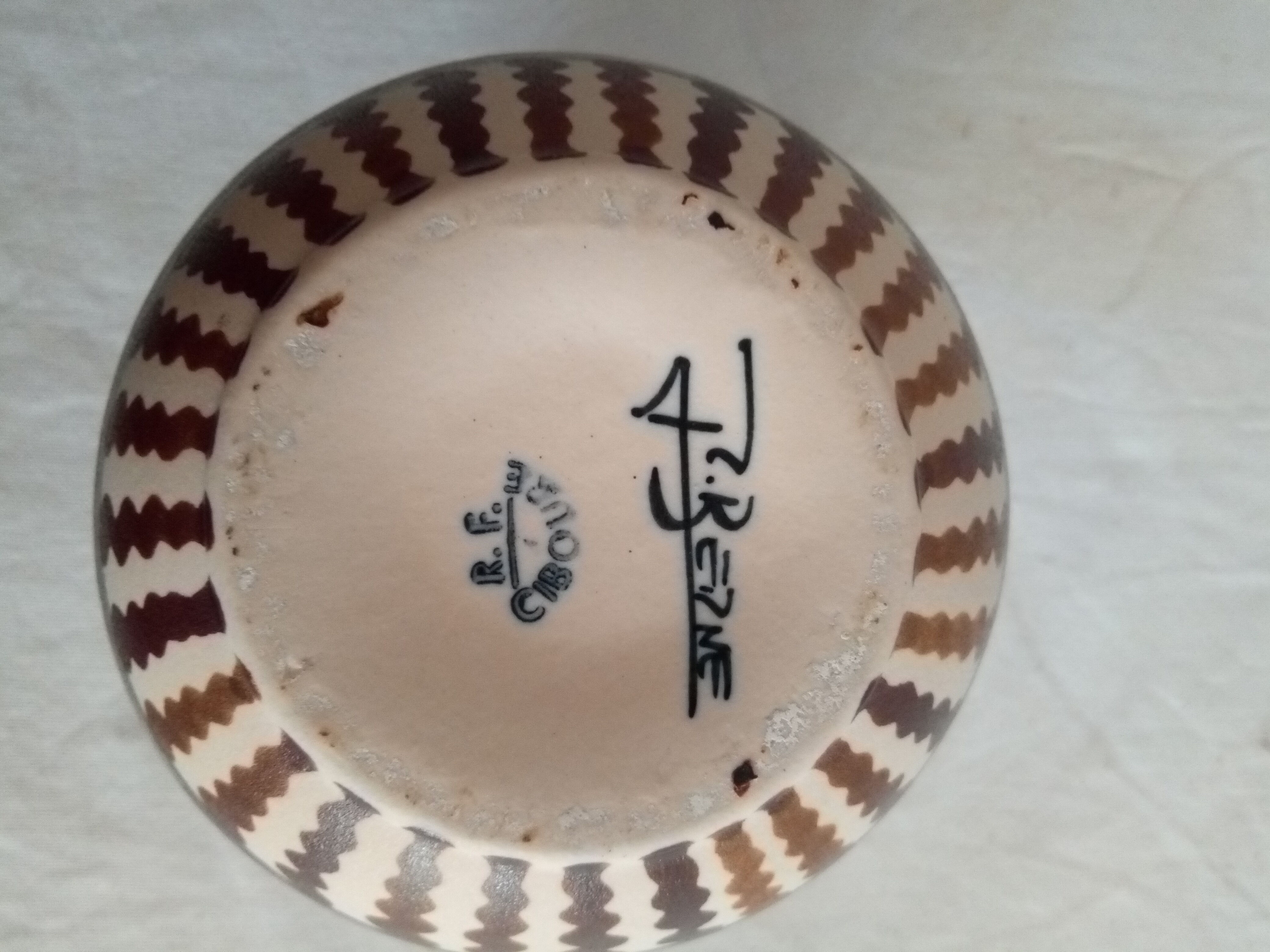 Ciboure sandstone vase by R. Berne.