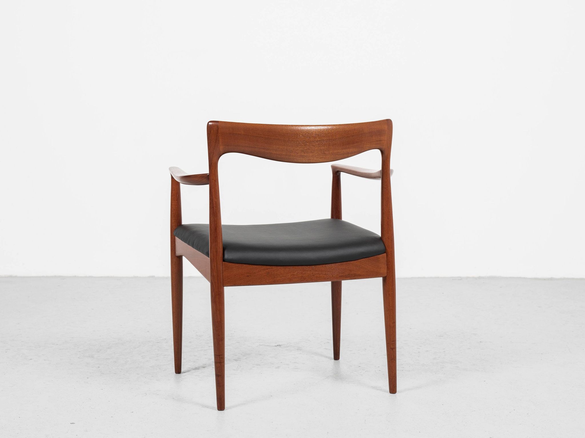Midcentury Danish chair with armrests in teak and new skai by Arne Vodder for Vamo 1960s