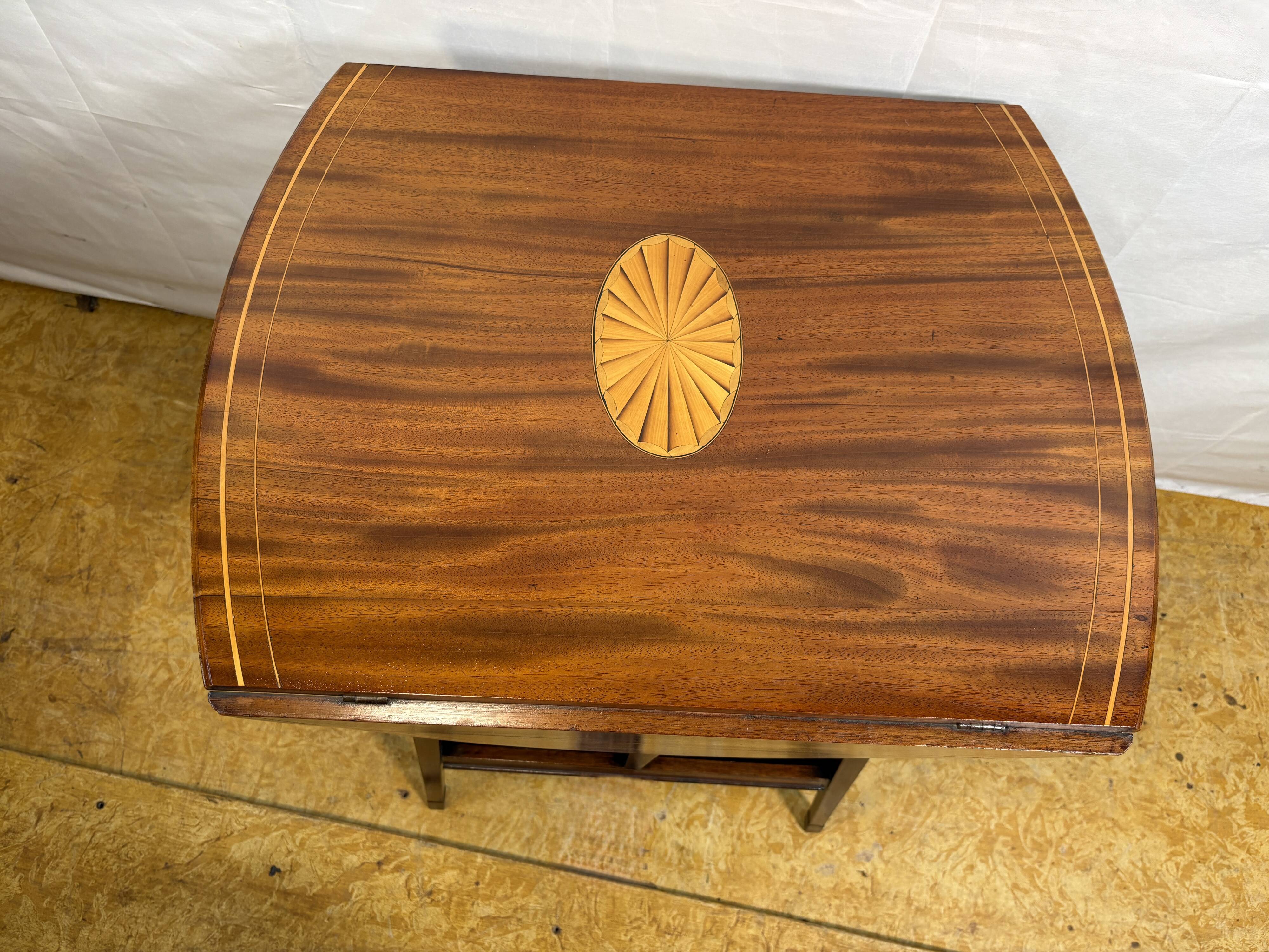 Antique Edwardian Mahogany Oval Drop Leaf Side Table (Circa 1900–1930)
