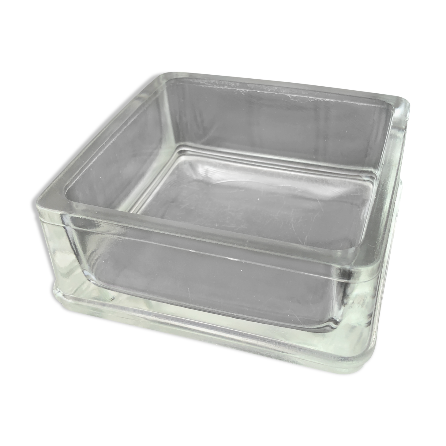 Glass-paved ashtray