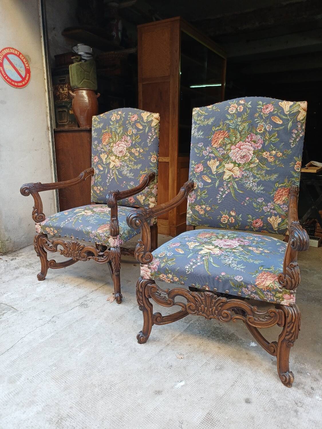 Pair of large antique Baroque style armchairs, in perfect condition.