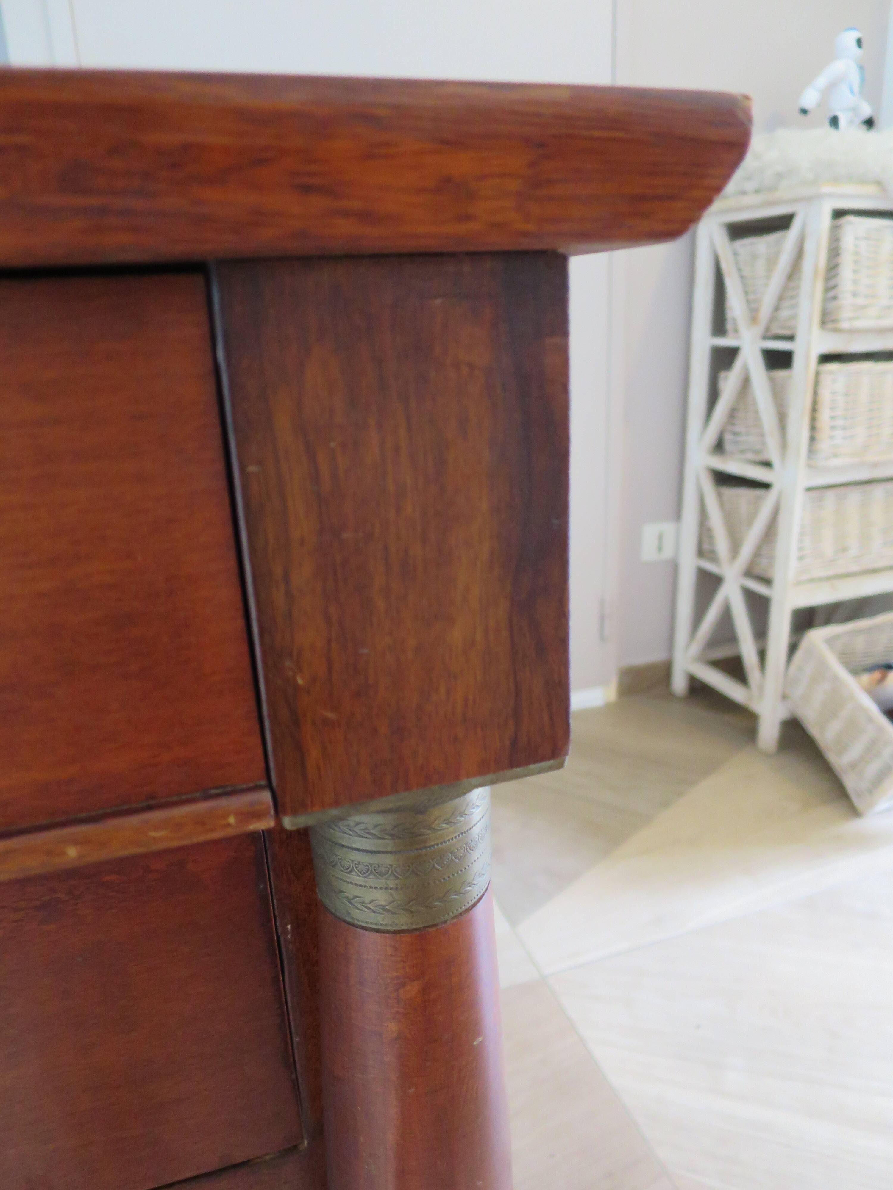 4-drawer chest of drawers - empire style - with detached columns - mahogany-bronze stain
