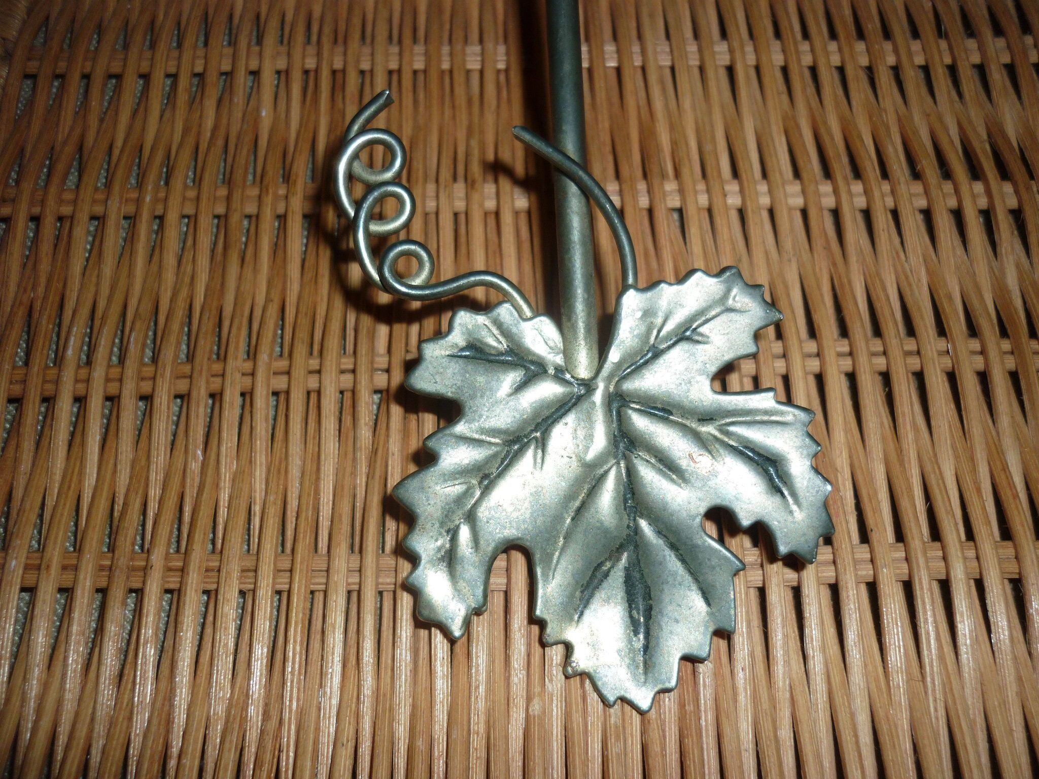 Metal and wicker napkin rack