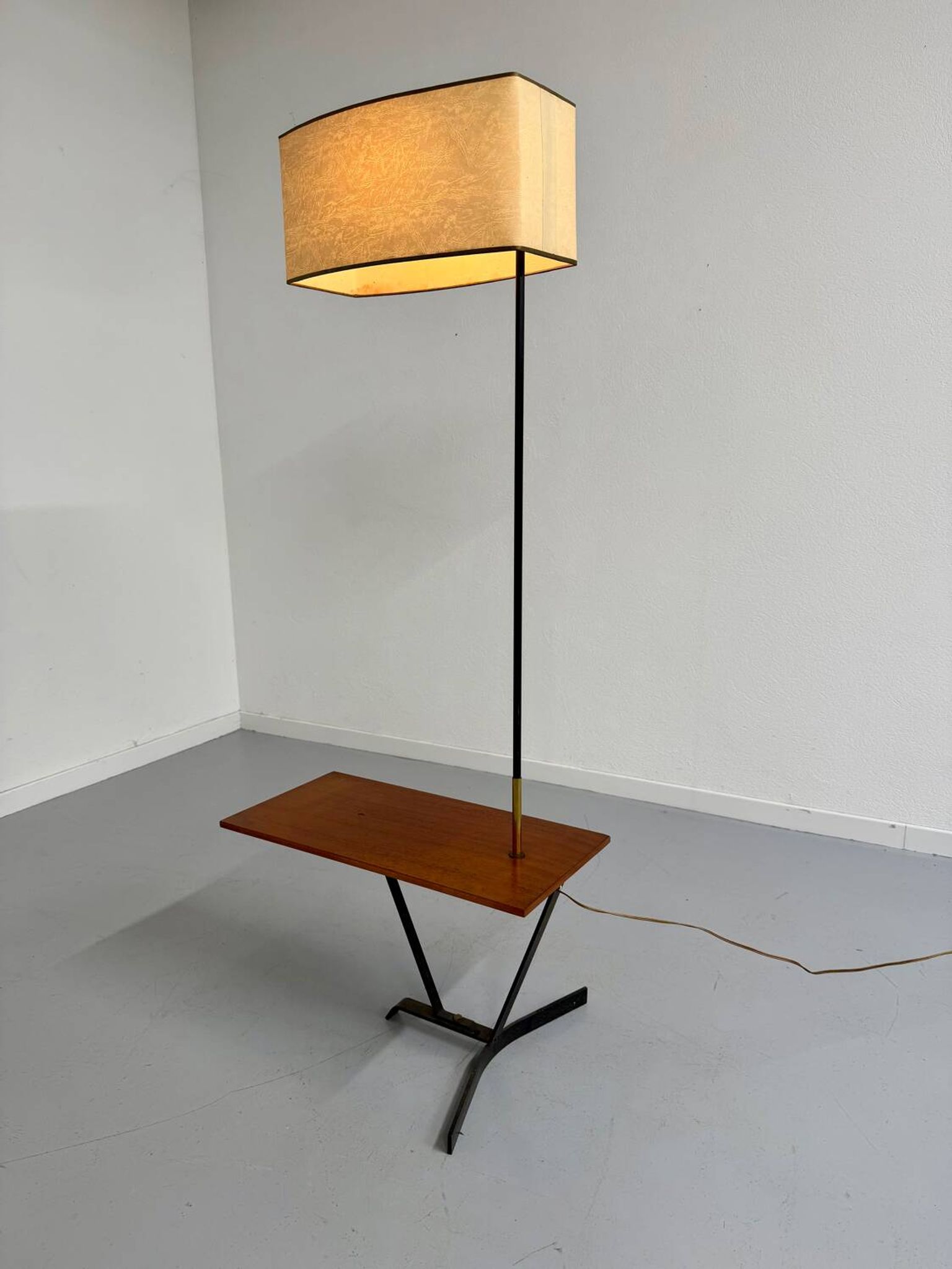 Vintage French design metal and brass floor lamp from the 1950s, Arlus