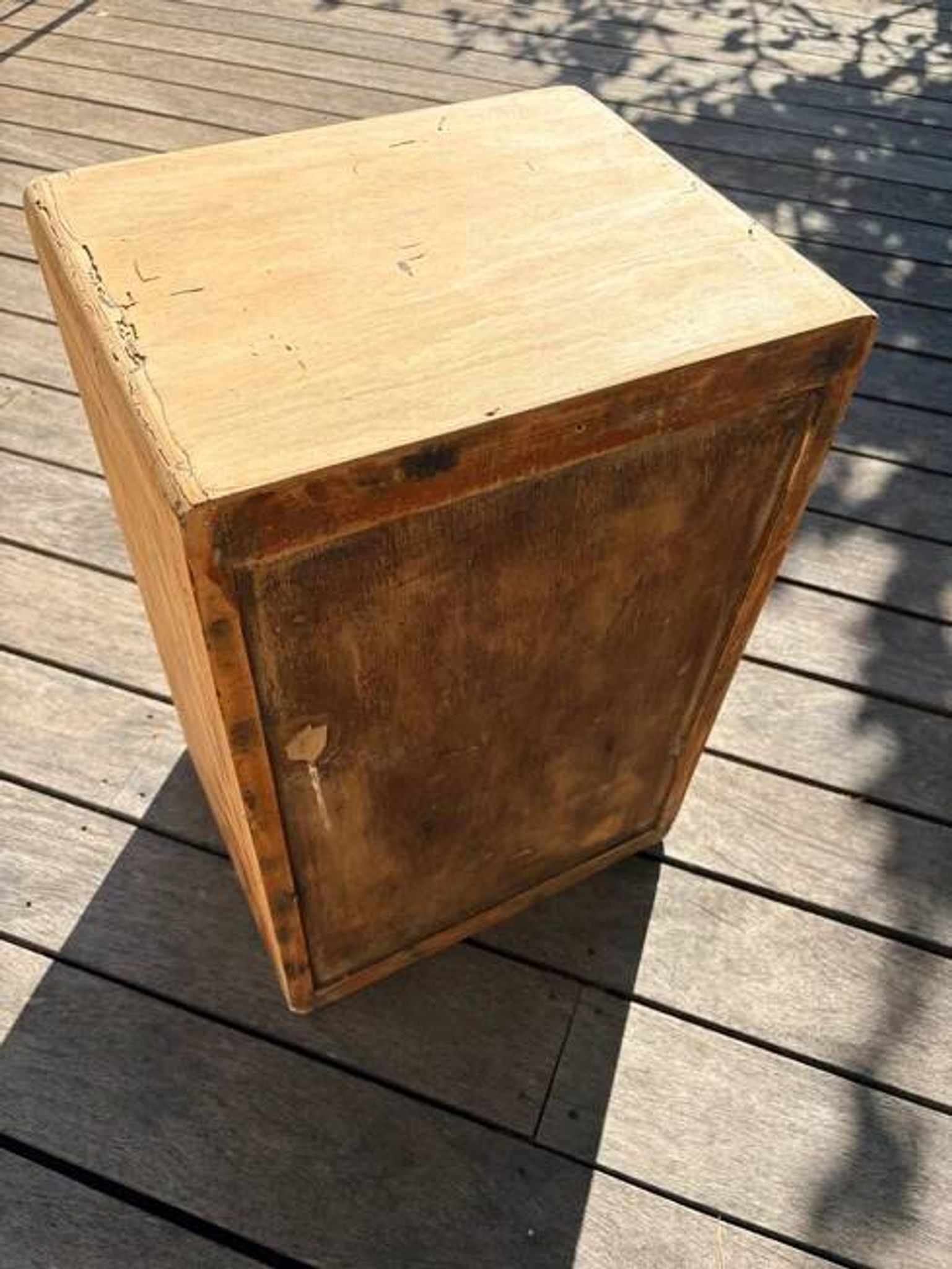 Small piece of furniture "Luc"