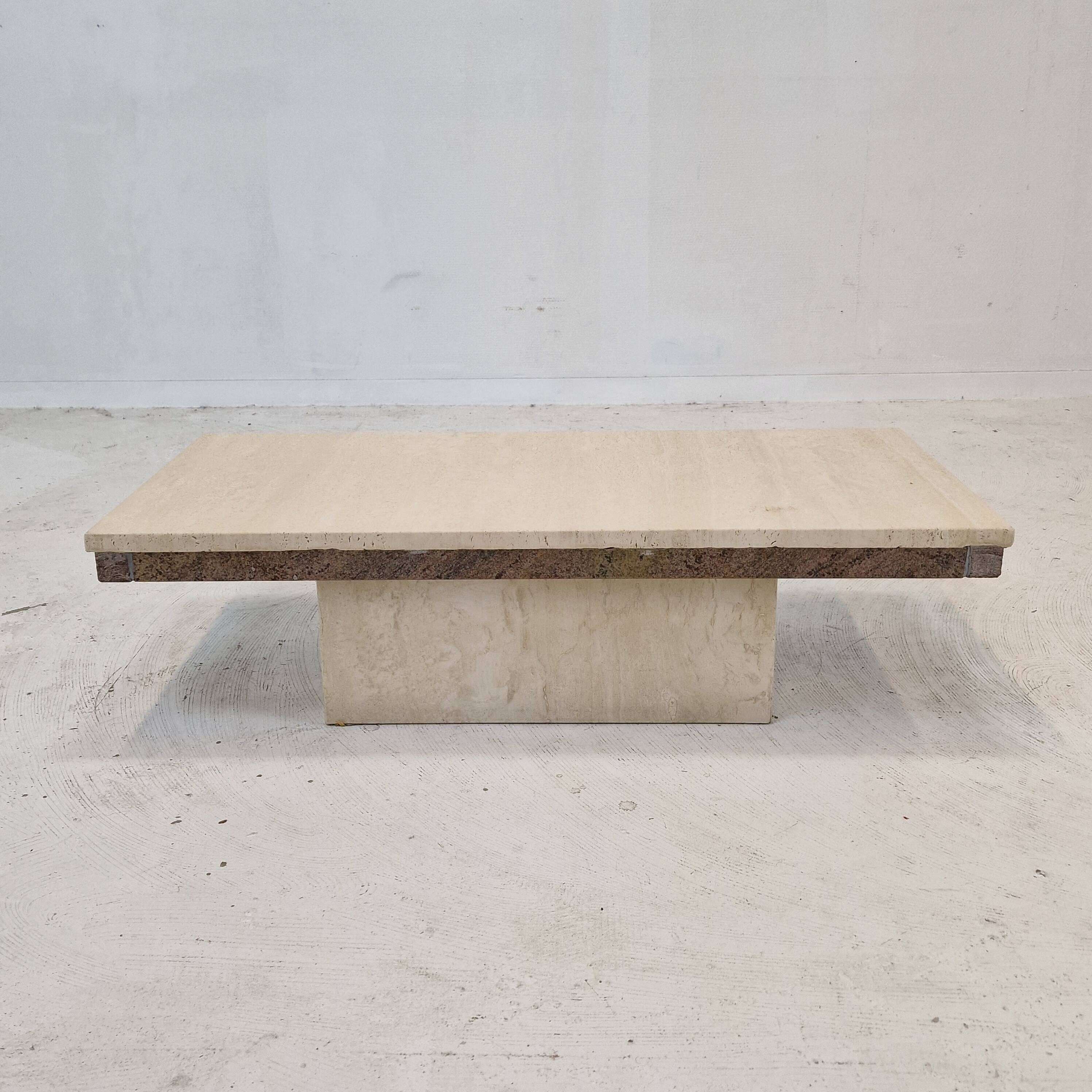 Table basse italienne en travertin et granit