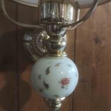 Simple wall lamp with white opaline