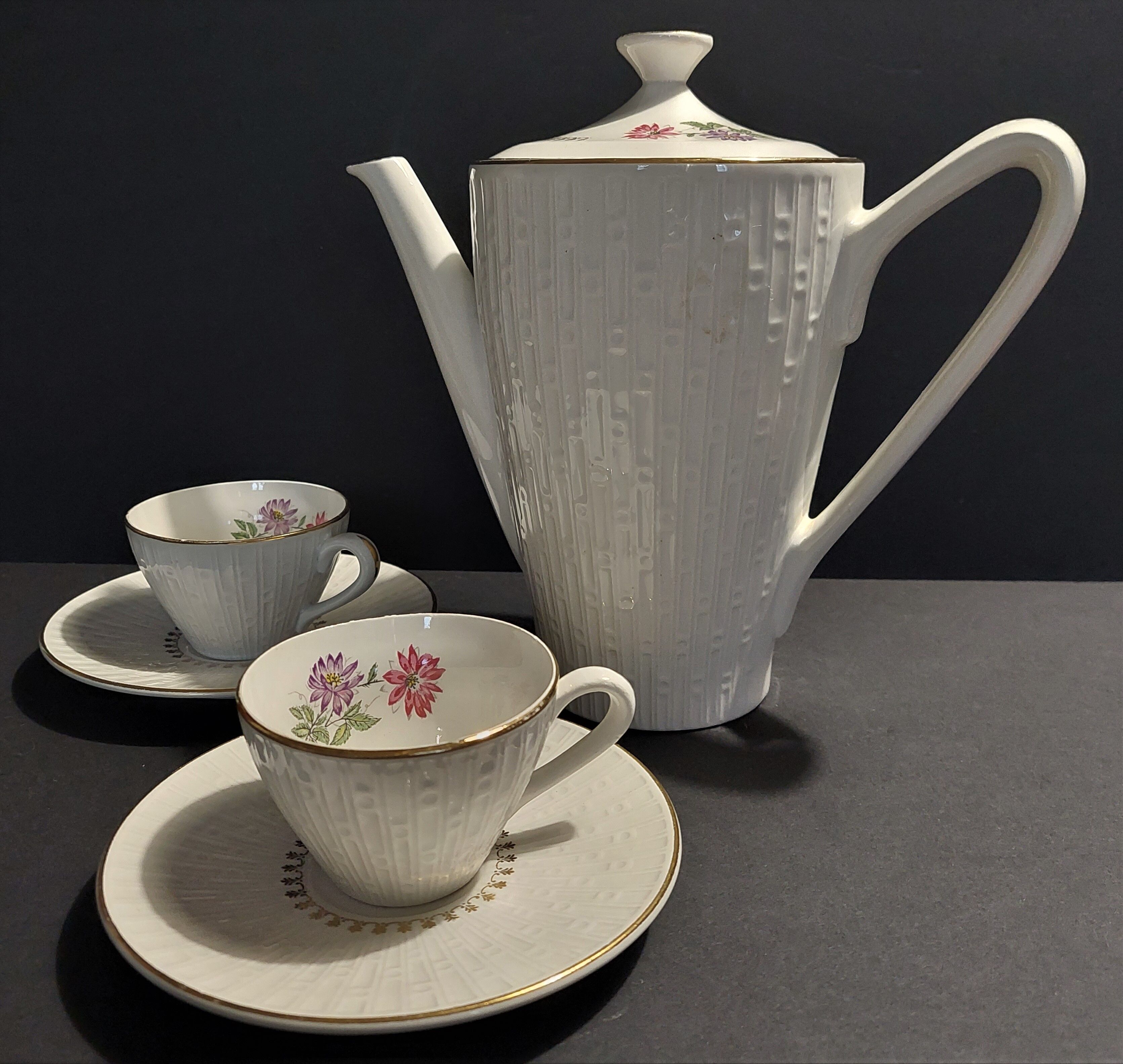 Pouring coffee service and two cups Lunéville KG mid-twentieth