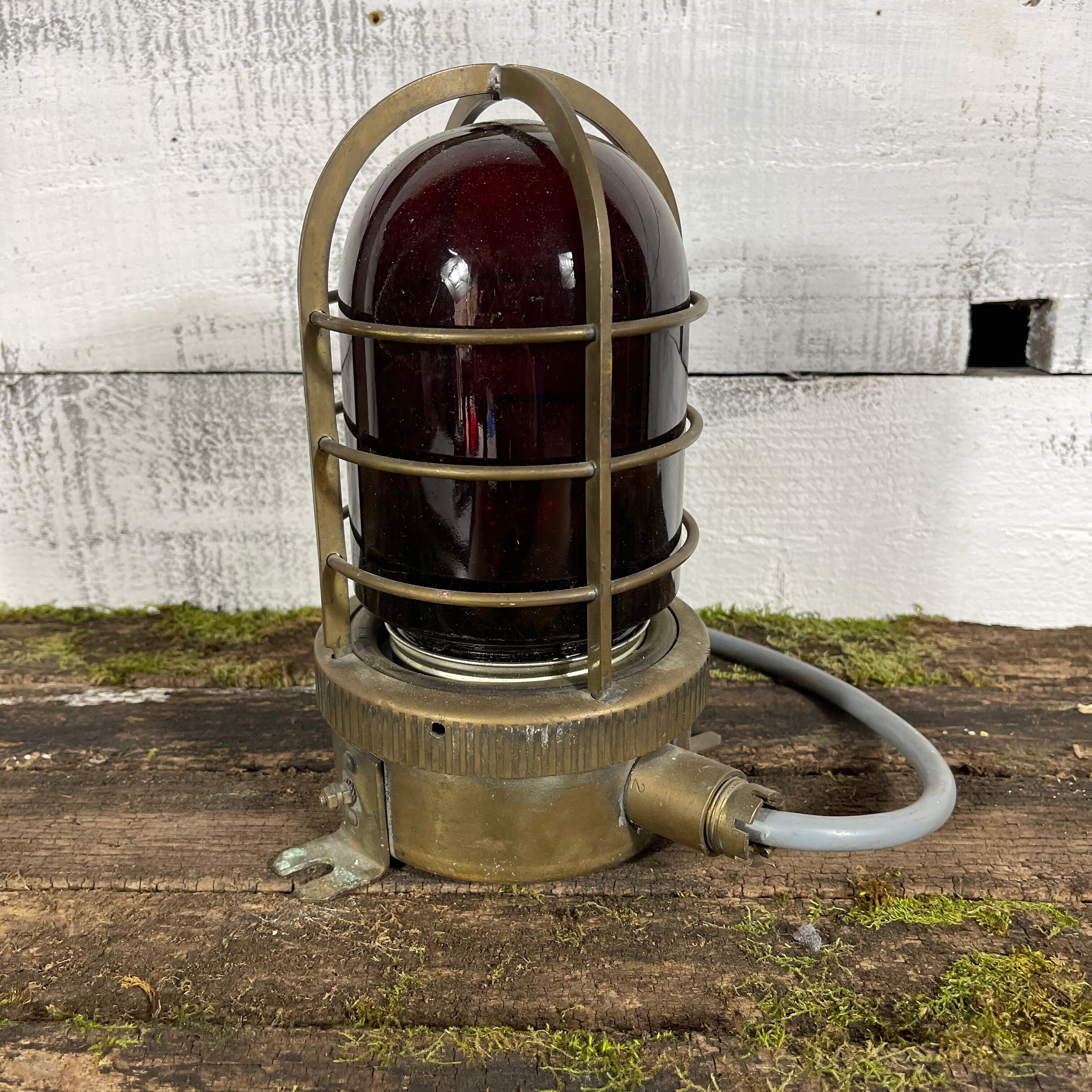 Brass cargo passageway wall lamp