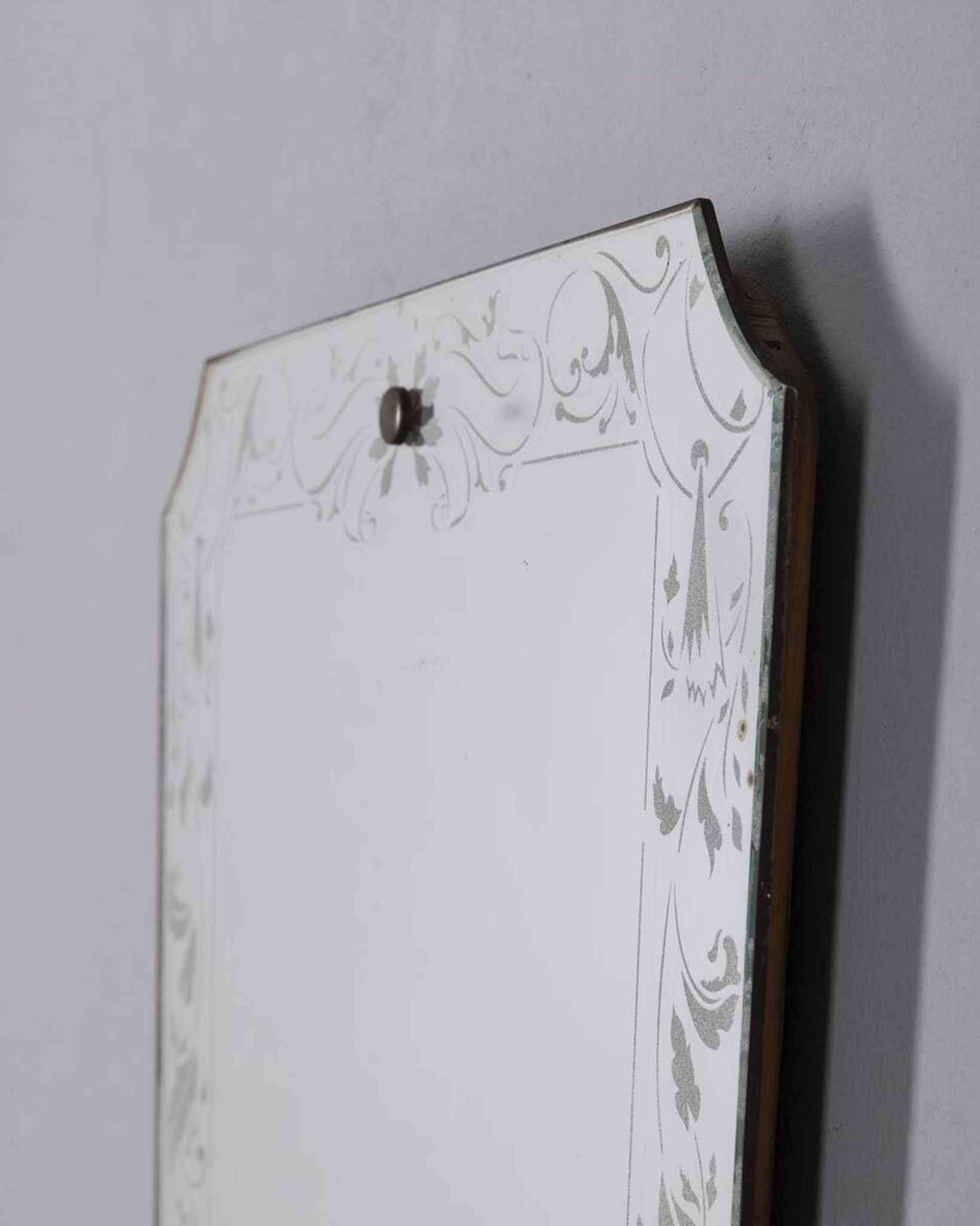 Vintage 1940s Italian design wall mirror with decorated glass